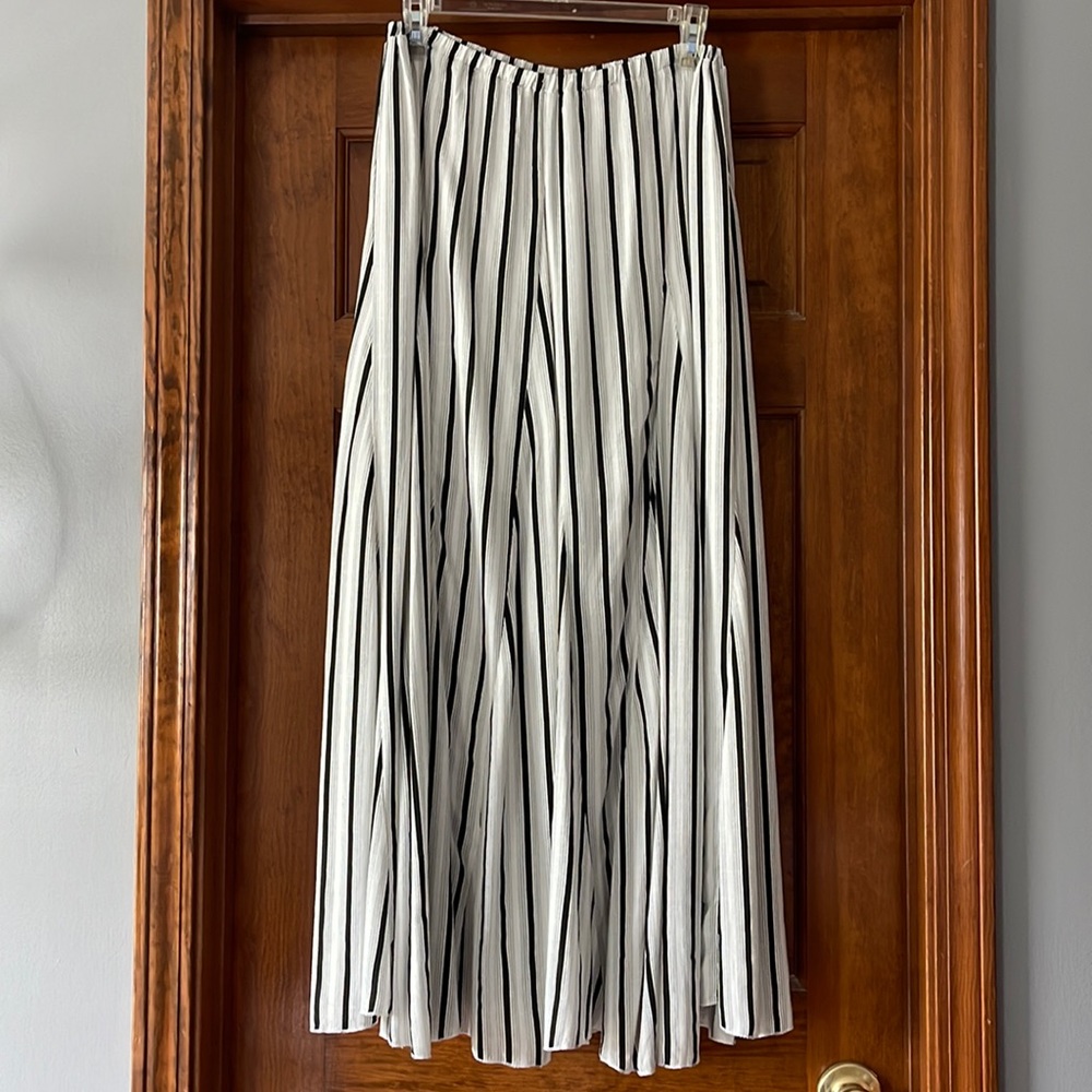 Like New Umgee Long Skirt